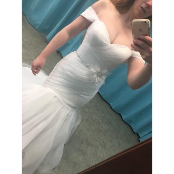 New White Wedding Dress, Small Size 6, Off-the-Shoulder, Mermaid, Corset Lace-up - Picture 12 of 15